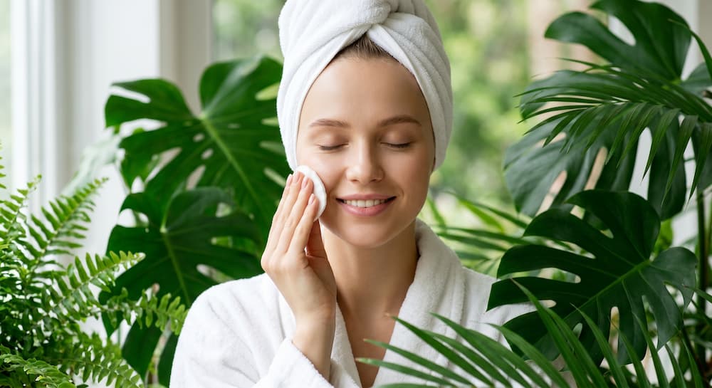 Come scegliere il detergente viso giusto per il tuo tipo di pelle
