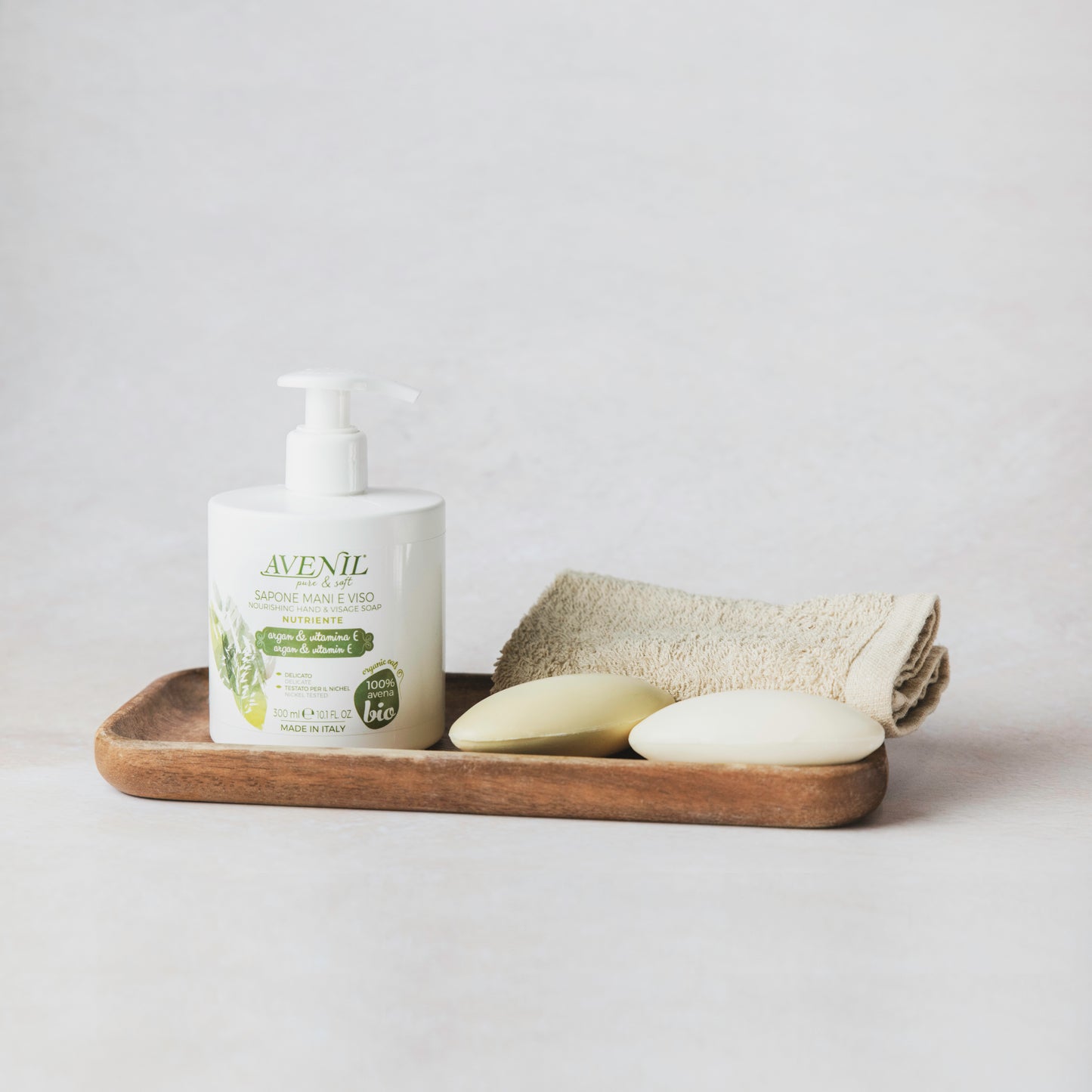 Nourishing hand and visage soap